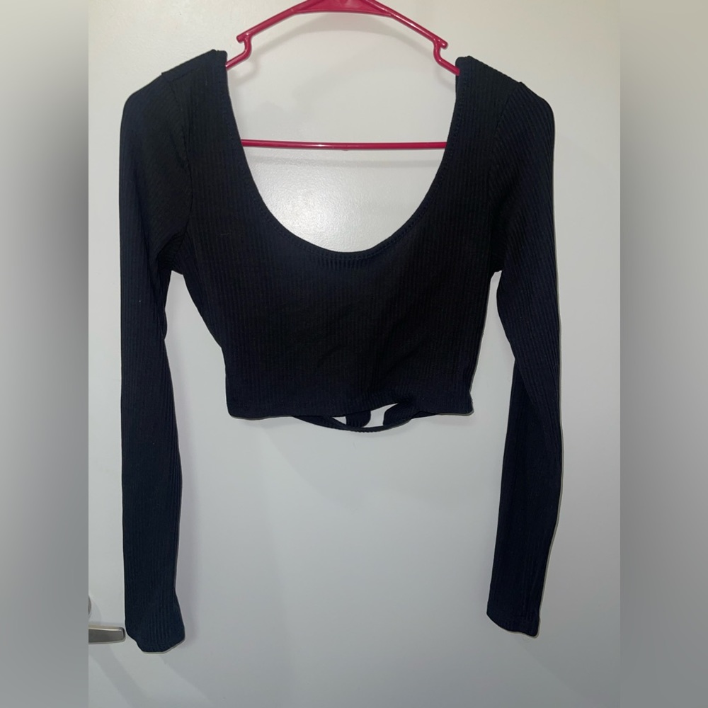 Black Cropped Long Sleeve